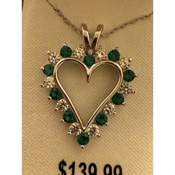 925 STERLING SILVER LOVE HEART Pendant NECKLACE Stimulated Emeralds. Green/clear